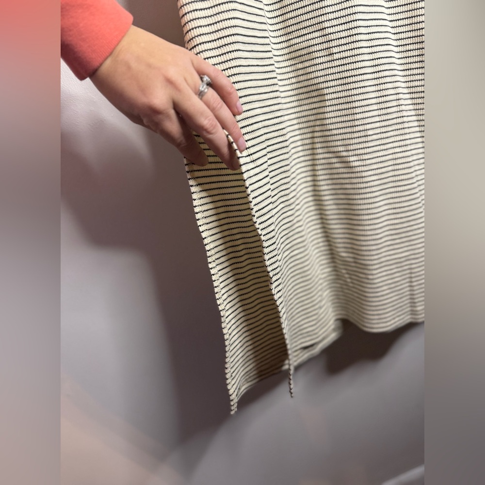 Hem & Thread Dress - Picture 5 of 6